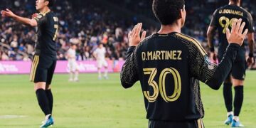 DEBACLE CEMENTERA EN CALIFORNIA: CRUZ AZUL QUEDA CONTRA LAS CUERDAS ANTE EL LAFC EN CONCACHAMPIONS 2 DEBACLE CEMENTERA EN CALIFORNIA: CRUZ AZUL QUEDA CONTRA LAS CUERDAS ANTE EL LAFC EN CONCACHAMPIONS