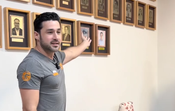 DA GLEN 'CÁTEDRA' DEL 'CLAN DE ZEFERINO' EN CABILDO DE SAN NICOLÁS; EXHIBE DIPUTADO SUCESIÓN SUBORDINADA DEL PAN 1 DA GLEN ‘CÁTEDRA’ DEL ‘CLAN DE ZEFERINO’ EN CABILDO DE SAN NICOLÁS; EXHIBE DIPUTADO SUCESIÓN SUBORDINADA DEL PAN