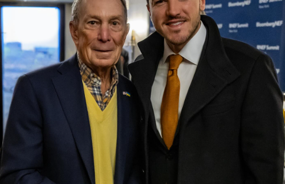 VA SAMUEL A CUMBRE GLOBAL EN NY; BUSCA SUMAR MÁS INVERSIONES EN EL BLOOMBERG SUMMIT ANUAL