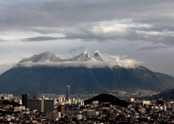 Y DESPUÉS DEL CALORÓN VIENE FRENTE FRÍO Y LLUVIAS; ENTÉRATE CUÁNDO BAJARÁ LA TEMPERATURA EN EL ÁREA METROPOLITANA DE MONTERREY
