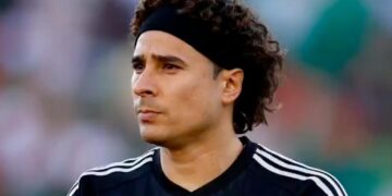 UNA “ABERRACIÓN TOTAL”: CARLOS HERMOSILLO EXPLOTA CONTRA LA TITULARIDAD DE MEMO OCHOA PARA EL MUNDIAL 2026