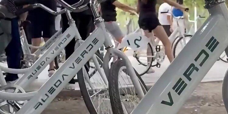 REGRESAN BICIS DE RENTA A FUNDIDORA; PRECIOS VAN DESDE $50 A $100 PESOS POR HORA