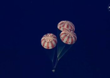 REGRESA ARTEMIS II A LA TIERRA TRAS HISTÓRICA MISIÓN LUNAR; RESCATA MARINA A TRIPULACIÓN LUEGO DE AMERIZAJE