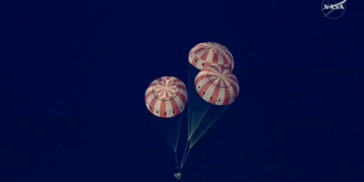 REGRESA ARTEMIS II A LA TIERRA TRAS HISTÓRICA MISIÓN LUNAR; RESCATA MARINA A TRIPULACIÓN LUEGO DE AMERIZAJE