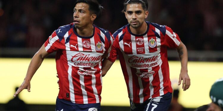 PRUEBA DE FUEGO EN EL VOLCÁN: CHIVAS VISITA A TIGRES CON EL LIDERATO EN JUEGO Y BAJAS SENSIBLES 1 PRUEBA DE FUEGO EN EL VOLCÁN: CHIVAS VISITA A TIGRES CON EL LIDERATO EN JUEGO Y BAJAS SENSIBLES