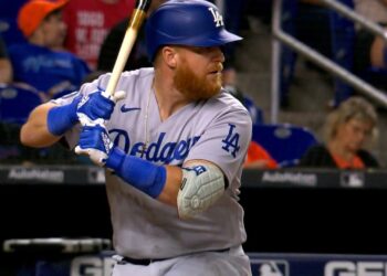 BOMBA EN LA FRONTERA: EL “BARBA ROJA” JUSTIN TURNER LLEGA A LOS TOROS DE TIJUANA PARA LA TEMPORADA 2026
