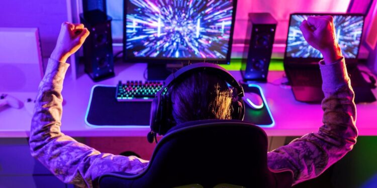 “LEVEL UP” EN LA TORRE DE CONTROL: LA FAA RECLUTA GAMERS PARA SOLUCIONAR LA ESCASEZ DE CONTROLADORES AÉREOS