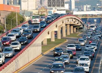 REGRESAN A CLASES MÁS DE UN MILLÓN DE ALUMNOS EN NUEVO LEÓN; VUELVE TAMBIÉN EL CAOS VIAL