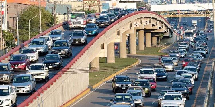 REGRESAN A CLASES MÁS DE UN MILLÓN DE ALUMNOS EN NUEVO LEÓN; VUELVE TAMBIÉN EL CAOS VIAL