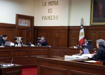 RECLAMAN HIJAS DE GARZA SADA A BANCO 1,500 MILLONES DE DÓLARES SUSTRAÍDOS POR SU HERMANO