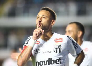 DEFENSA AUDIBLE: NEYMAR ACLARA GESTO ANTE LA AFICIÓN DEL SANTOS Y ARREMETE CONTRA LA CRÍTICA