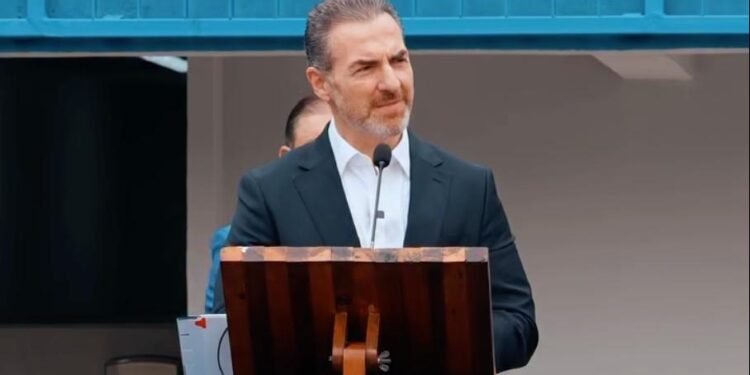 SE AFERRA ADRIÁN A DEMOLER INFRAESTRUCTURA PEATONAL EN ARCO DE LA INDEPENDENCIA; ADVIERTE PRIÍSTA QUE IGNORARÁ PETICIÓN DE BELLAS ARTES Y EL INAH.