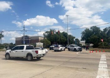 PÁNICO EN BATON ROUGE: TIROTEO EN EL MALL OF LOUISIANA DEJA DIEZ HERIDOS TRAS ENFRENTAMIENTO ARMADO