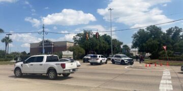 PÁNICO EN BATON ROUGE: TIROTEO EN EL MALL OF LOUISIANA DEJA DIEZ HERIDOS TRAS ENFRENTAMIENTO ARMADO
