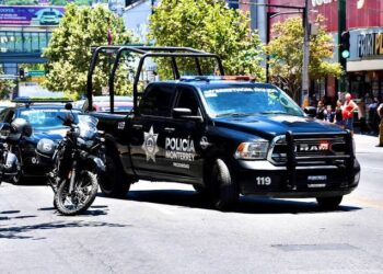 ARDE CENTRO DE MONTERREY; SE DISPARA VIOLENCIA Y DROGA EN TERCERA GESTIÓN DE ADRIÁN.