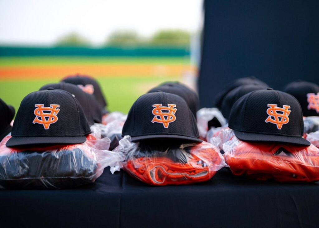 UNIFORMA RAÚL CANTÚ A LIGAS PEQUEÑAS EN GARCÍA; ENTREGAN APOYOS EN ESTADIO NIÑOS CAMPEONES 2 Uniforma Raúl Cantú A Ligas Pequeñas