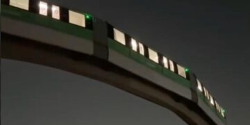 INICIAN PRUEBAS DEL NUEVO METRO; CIRCULA MONORRIEL POR LA NOCHE.