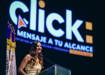 IMPARTE MARIANA RODRÍGUEZ ‘EL PODER DE LA COMUNICACIÓN’ ANTE ALUMNOS DE LA UANL;AFIRMA TITULAR DE AMAR A NL QUE TODAS Y TODOS PODEMOS CAMBIARLE LA VIDA A ALGUIEN’