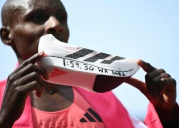 EL FIN DE UNA ERA EN EL ASFALTO: ADIDAS RETIRA LOS ADIZERO ADIOS PRO EVO 3 TRAS RÉCORDS HISTÓRICOS