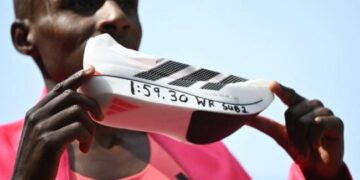 EL FIN DE UNA ERA EN EL ASFALTO: ADIDAS RETIRA LOS ADIZERO ADIOS PRO EVO 3 TRAS RÉCORDS HISTÓRICOS