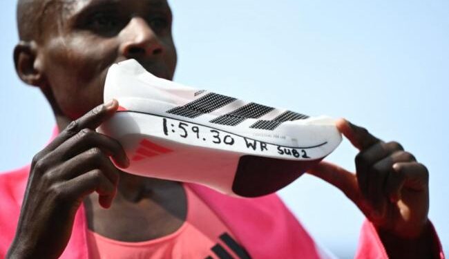 EL FIN DE UNA ERA EN EL ASFALTO: ADIDAS RETIRA LOS ADIZERO ADIOS PRO EVO 3 TRAS RÉCORDS HISTÓRICOS