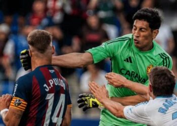 MANO DURA EN EL FÚTBOL ESPAÑOL: ESTEBAN ANDRADA RECIBE HISTÓRICA SANCIÓN DE 13 PARTIDOS