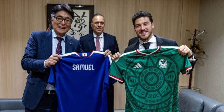 SE REÚNE SAMUEL CON DIRECTIVOS DE LA SELECCIÓN DE JAPÓN; JUGARÁN PARTIDO MIL DE LA FIFA EN NUEVO LEÓN