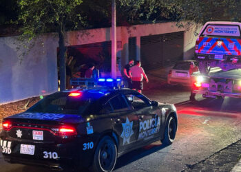 ROBAN UNIDAD DE PROTECCIÓN CIVIL DE MONTERREY FRENTE A RESCATISTAS; NO HAY DETENIDOS