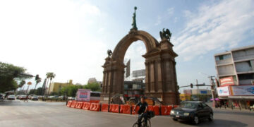 RECHAZA COMUNIDAD CULTURAL DEMOLICIÓN DE OBRAS EN ARCO DE LA INDEPENDENCIA; REPRUEBAN DESTRUCCIÓN INICIADA POR ADRIÁN