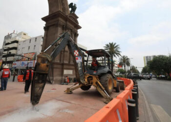 ORDENAN BELLAS ARTES E INAH FRENAR DEMOLICIÓN DE ADRIÁN A PASOS PEATONALES EN EL ARCO DE LA INDEPENDENCIA; RECHAZA GOBIERNO FEDERAL OBRAS PARA PERMITIR EL PASO DE VEHÍCULOS POR DEBAJO DEL MONUMENTO HISTÓRICO