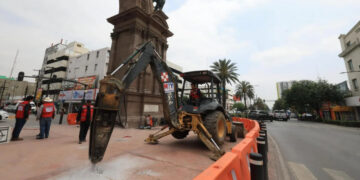 ORDENAN BELLAS ARTES E INAH FRENAR DEMOLICIÓN DE ADRIÁN A PASOS PEATONALES EN EL ARCO DE LA INDEPENDENCIA; RECHAZA GOBIERNO FEDERAL OBRAS PARA PERMITIR EL PASO DE VEHÍCULOS POR DEBAJO DEL MONUMENTO HISTÓRICO
