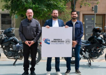 OBLIGARÁ SAN PEDRO A QUITARSE EL CASCO; BUSCAN EVITAR QUE REPARTIDORES INGRESEN A RESTAURANTES CON EL ROSTRO CUBIERTO