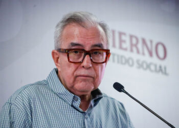 PIDE EU DETENER Y EXTRADITAR A RUBÉN ROCHA MOYA; LO ACUSAN DE NARCOTRÁFICO Y PROTEGER AL CÁRTEL DE SINALOA JUNTO CON 9 FUNCIONARIOS Y EX FUNCIONARIOS