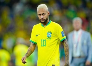 EL PESO DE LA DIEZ: NEYMAR CONSERVA EL DORSAL EMBLEMÁTICO DE BRASIL PESE A LESIÓN QUE AMENAZA SU DEBUT MUNDIALISTA 4 EL PESO DE LA DIEZ: NEYMAR CONSERVA EL DORSAL EMBLEMÁTICO DE BRASIL PESE A LESIÓN QUE AMENAZA SU DEBUT MUNDIALISTA