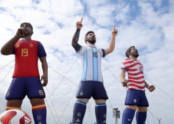 MONUMENTAL CAMPAÑA EN CALIFORNIA: INFLABLES GIGANTES DE MESSI, LAMINE YAMAL Y PULISIC SE APODERAN DEL MUELLE DE SANTA MÓNICA