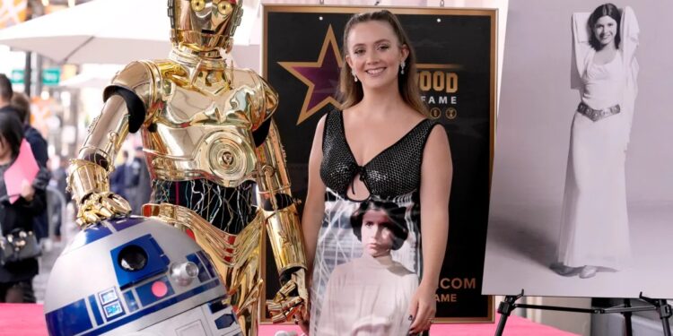 EL LEGADO DE LA FUERZA: BILLIE LOURD HONRA A CARRIE FISHER EN EL STAR WARS DAY JUNTO A SUS HIJOS