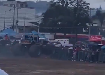 MONSTER TRUCK EMBISTE A PÚBLICO EN COLOMBIA; DEJA AL MENOS 3 MUERTOS Y DECENAS DE HERIDOS