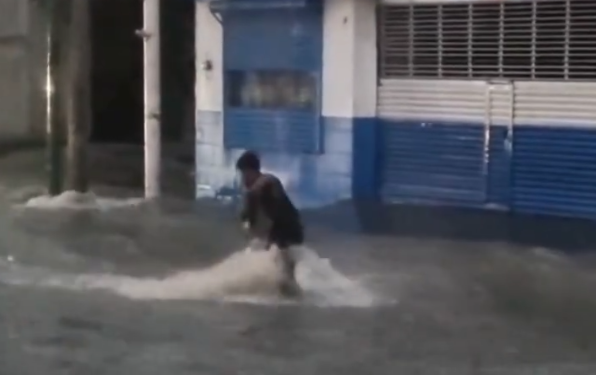 DEJAN LLUVIAS INUNDACIONES, CIERRES VIALES Y HASTA CASCADAS EN MONTERREY