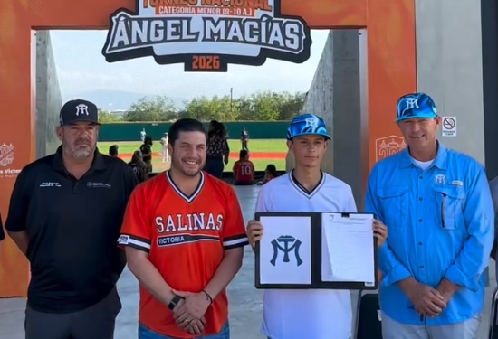 FIRMA SALINAS VICTORIA A PROMESA DEL BÉISBOL CON SULTANES DE MONTERREY 1 FIRMA SALINAS VICTORIA A PROMESA DEL BÉISBOL CON SULTANES DE MONTERREY