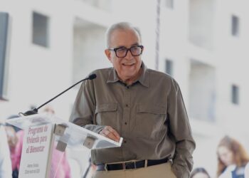 PIDE LICENCIA ROCHA; LO COBIJA 4T CON FUERO Y NO PODRÁ SER DETENIDO
