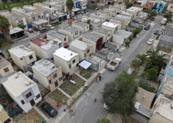 IMPERMEABILIZAN 300 CASAS COMO LEGADO DEL MUNDIAL; BAJAN 6 GRADOS LA TEMPERATURA CON PROGRAMA PONTE NUEVO