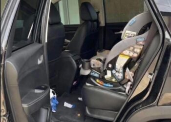 MUERE NIÑO DE 3 AÑOS TRAS SER OLVIDADO 12 HORAS DENTRO DE UN VEHÍCULO; INVESTIGAN A LA MADRE