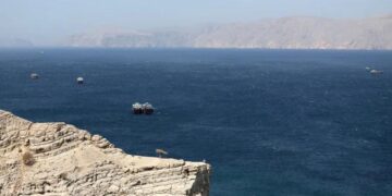 CRISIS EN EL ESTRECHO DE ORMUZ: IRÁN ACUSA A ESTADOS UNIDOS POR LA MUERTE DE CIVILES EN ATAQUE MARÍTIMO