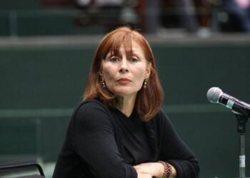 Y AHORA RENUNCIA TATIANA PARA BUSCAR GUBERNATURA DE NL; SIGUE LOS PASOS DE MIJES Y DEJA EL INSTITUTO DE MEXICANAS Y MEXICANOS EN EL EXTERIOR