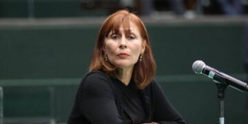 Y AHORA RENUNCIA TATIANA PARA BUSCAR GUBERNATURA DE NL; SIGUE LOS PASOS DE MIJES Y DEJA EL INSTITUTO DE MEXICANAS Y MEXICANOS EN EL EXTERIOR