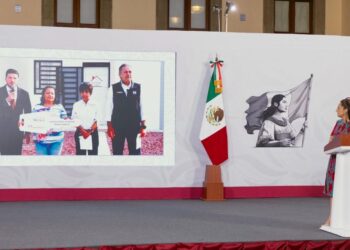 ENTREGAN CASAS DEL BIENESTAR EN CIÉNEGA DE FLORES; TRANSMITEN ENLACE EN VIVO CON SAMUEL DURANTE LA MAÑANERA
