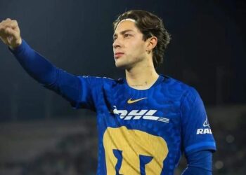 ENTRE EL DESEO DE CONTINUIDAD Y EL PESO DE LA CARTA: EL FUTURO DE JORDAN CARRILLO DIVIDE A PUMAS Y SANTOS