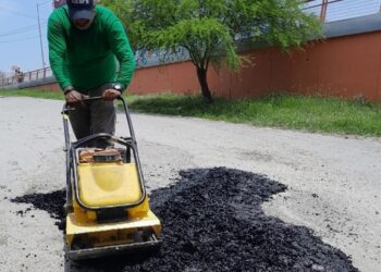 TAPA REPARAURB BACHES DEL ÁREA METROPOLITANA DE DÍA Y NOCHE