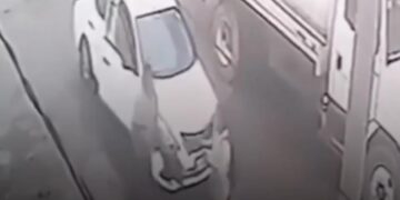 CAE ELOTERO FEMINICIDA; DETIENEN A HOMBRE QUE ASESINÓ A SU ESPOSA CON UN MACHETE TRAS ESPERARLA AFUERA DEL TRABAJO