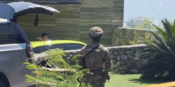 CATEOS DE FGR EN RESIDENCIAS DE NL SERÍAN PARTE DE OPERATIVO CONTRA FACTUREROS; TRASCIENDE DETENCIÓN DE UNA PERSONA